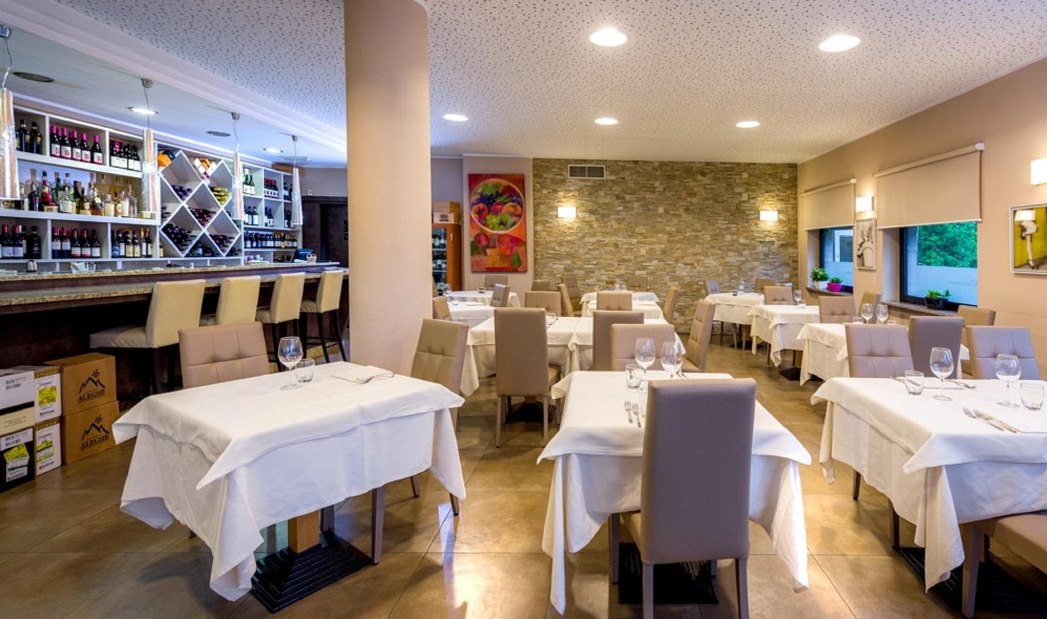 Hotel Des Alpes Rosta Buitenkant foto