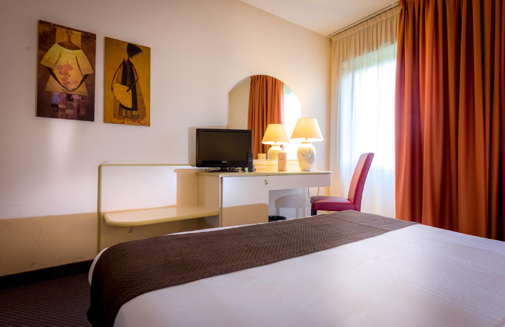 Hotel Des Alpes Rosta Buitenkant foto