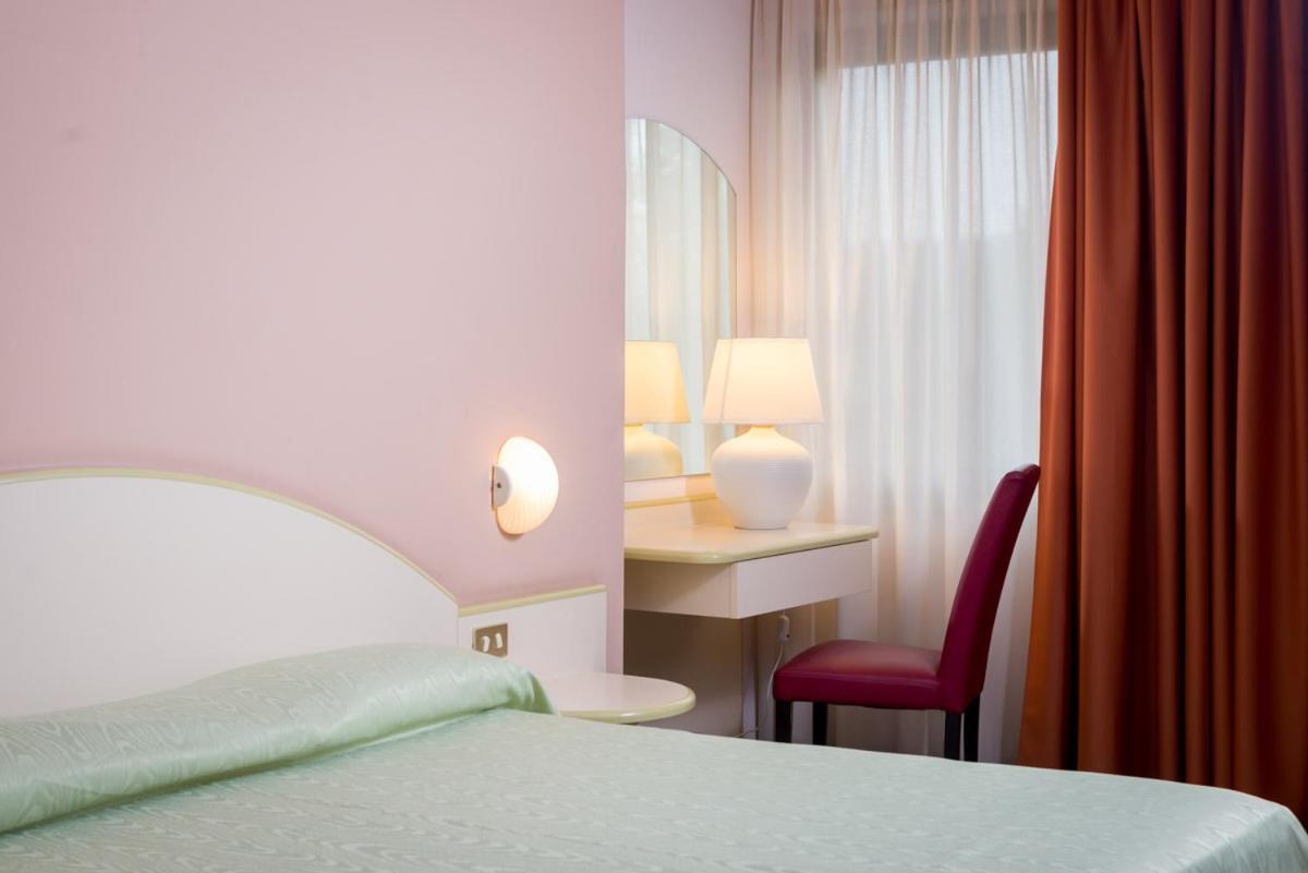Hotel Des Alpes Rosta Buitenkant foto